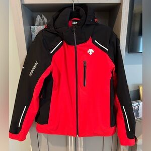 Descente Black and Red Performance Mens Ski Jacket